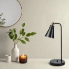 negru