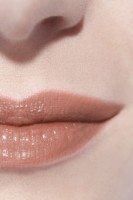 Ruj de buze Chanel Rouge Coco Flash Vibrant Shine 158 Dawn imaginea #4 — magazin online Desire.md