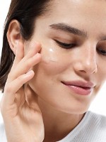 Ser pentru față Clinique Even Better Clinical Radical Dark Spot Corrector + Interupter Serum 50ml imaginea #3 — magazin online Desire.md