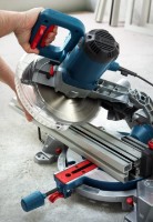 Торцовочная пила Bosch GCM 216 (0601B33000) фото №2 — интернет-магазин Desire.md