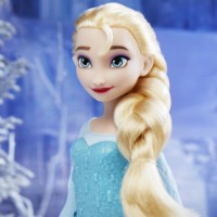 Păpușa Hasbro Frozen Shimmer Elsa (F1955)