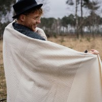 Плед IBENA Jacquard Salerno Gots Sand/Ivory 140x200cm фото №3 — интернет-магазин Desire.md