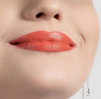 Ruj de buze Golden Rose Satin Lipstick 06 imaginea #2 — magazin online Desire.md