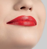 Ruj de buze Golden Rose Satin Lipstick 18 imaginea #2 — magazin online Desire.md