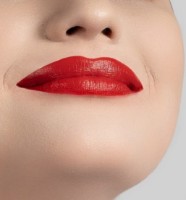 Ruj de buze Golden Rose Satin Lipstick 20 imaginea #2 — magazin online Desire.md