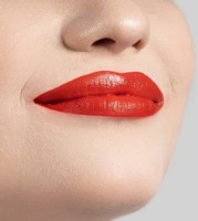 Ruj de buze Golden Rose Satin Lipstick 21 imaginea #2 — magazin online Desire.md