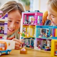 Конструктор Lego Friends: Main Street Building (41704) фото №2 — интернет-магазин Desire.md