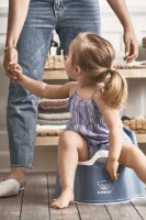 Oala-scaunel BabyBjorn Deep Blue/White (055269A) imaginea #2 — magazin online Desire.md