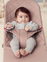 Șezlong pentru bebeluși BabyBjorn Bliss Old Rose Bumbac imaginea #4 — magazin online Desire.md