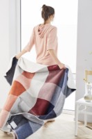 Плед s.Oliver Jacquard Decke (1526) 150x200cm Blue/Red фото №2 — интернет-магазин Desire.md