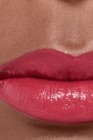 Помада для губ Chanel Rouge Allure Laque 64 Exigence фото №4 — интернет-магазин Desire.md