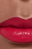 Ruj de buze Chanel Rouge Allure Laque 70 Immobile imaginea #4 — magazin online Desire.md