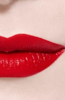 Помада для губ Chanel Rouge Allure Laque 73 Invincible фото №2 — интернет-магазин Desire.md