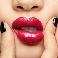 Ruj de buze Yves Saint Laurent Rouge Volupte Shine 05 imaginea #2 — magazin online Desire.md