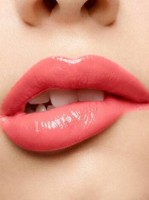 Ruj de buze Yves Saint Laurent Rouge Volupte Shine 15 imaginea #2 — magazin online Desire.md