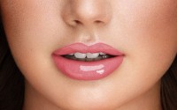 Блеск для губ Pupa Miss Pupa Gloss 302 Ingenious Pink фото №2 — интернет-магазин Desire.md