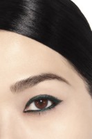Creion pentru ochi Chanel Stylo Yeux Waterproof 46 Vert Emeraude imaginea #3 — magazin online Desire.md