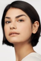 Creion pentru sprâncene Clinique Quickliner for Brows 02 Soft Chestnut imaginea #2 — magazin online Desire.md