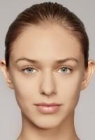 Fond de ten pentru față Estee Lauder Double Wear Sheer SPF20 3C2 30ml imaginea #3 — magazin online Desire.md