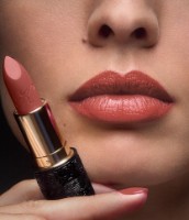 Ruj de buze By Kilian Le Rouge Parfum Lipstick 170 Nude Goddess Satin