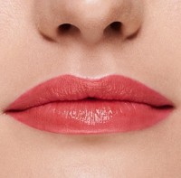 Помада для губ Estee Lauder Pure Color Illuminating Shine LS-910 фото №2 — интернет-магазин Desire.md