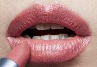 Помада для губ MAC Amplified Lipstick Cosmo фото №3 — интернет-магазин Desire.md