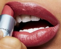 Помада для губ MAC Amplified Lipstick Brick-O-La фото №3 — интернет-магазин Desire.md