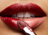 Ruj de buze MAC Frost Lipstick Fresh Moroccan imaginea #3 — magazin online Desire.md