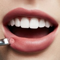 Помада для губ MAC Love Me Lipstick Under The Covers фото №3 — интернет-магазин Desire.md