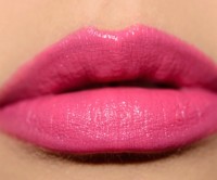 Помада для губ MAC Love Me Lipstick Vanity Bonfire фото №3 — интернет-магазин Desire.md