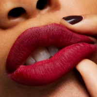 Помада для губ MAC Matte Lipstick D for Danger фото №3 — интернет-магазин Desire.md