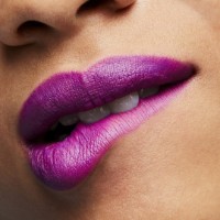 Помада для губ MAC Matte Lipstick Heroine фото №3 — интернет-магазин Desire.md
