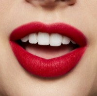 Ruj de buze MAC Powder Kiss Liquid Lipcolor Smash imaginea #2 — magazin online Desire.md