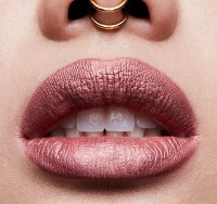 Ruj de buze MAC Retro Matte Liquid Lipcolor Gemz & Roses imaginea #2 — magazin online Desire.md