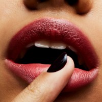 Помада для губ MAC Satin Lipstick Retro фото №3 — интернет-магазин Desire.md