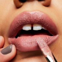 Помада для губ MAC Satin Lipstick Spirit фото №3 — интернет-магазин Desire.md