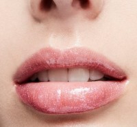 Блеск для губ MAC Dazzleglass Money Honey фото №3 — интернет-магазин Desire.md