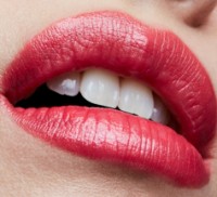 Ruj de buze MAC Cremesheen Lipstick Pretty Boy imaginea #2 — magazin online Desire.md
