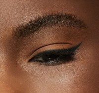 Тени для век MAC Eye Shadow Uninterrupted фото №3 — интернет-магазин Desire.md