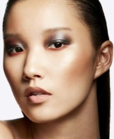 Iluminator MAC Hyper Real Glow Palette Flash + Awe imaginea #3 — magazin online Desire.md