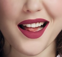 Помада для губ Bourjois Rouge Velvet The Lipstick 09 фото №3 — интернет-магазин Desire.md