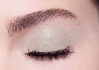 Fard de pleoape Bourjois Little Round Eyeshadow 01 imaginea #3 — magazin online Desire.md