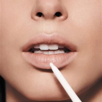 Primer pentru buze Bourjois Miraculous Contour Liner imaginea #2 — magazin online Desire.md