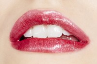 Блеск для губ MAC Grand Illusion Liquid Lipcolour It's Just Candy фото №3 — интернет-магазин Desire.md