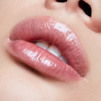 Luciu de buze MAC Lipglass All Things Magical imaginea #3 — magazin online Desire.md