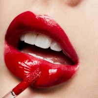 Luciu de buze MAC Lipglass Ruby Woo imaginea #3 — magazin online Desire.md