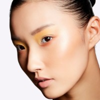 Пудра для лица MAC Mineralize Skinfinish Global Glow фото №3 — интернет-магазин Desire.md