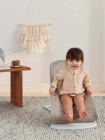 Șezlong pentru bebeluși BabyBjorn Soft Grey Beige/White (005144A) imaginea #4 — magazin online Desire.md