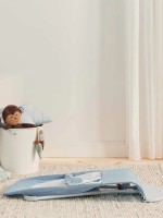 Șezlong pentru bebeluși BabyBjorn Soft Sky Blue/White (005143A) imaginea #6 — magazin online Desire.md