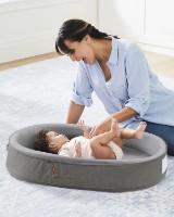 Cuib pentru bebelúș Skip Hop Baby Nest Grey/White (9I745210)